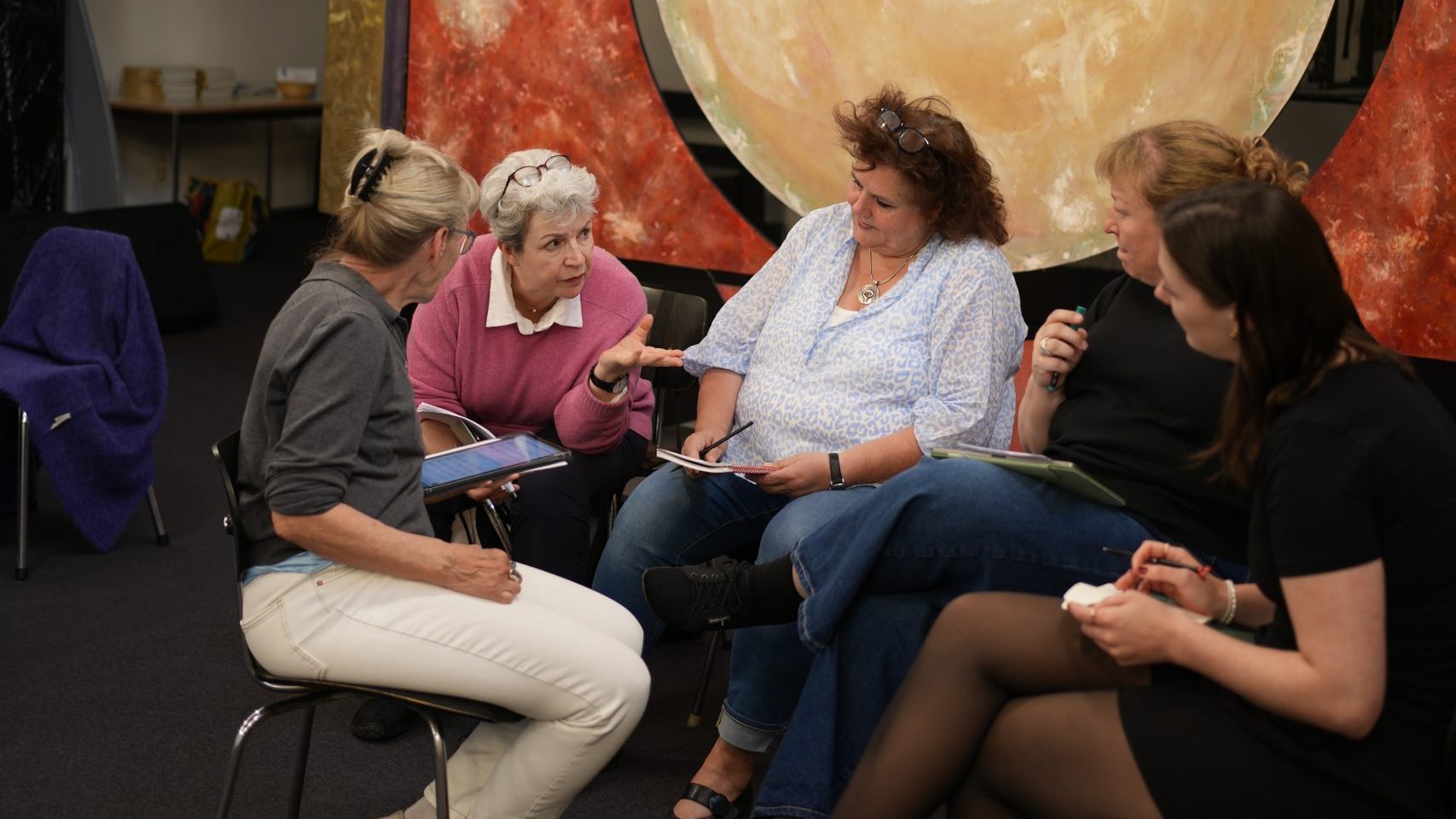 Chormitglieder im Gespräch